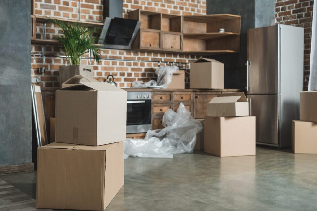 MOVERS AND PACKERS IN BUSINESS BAY