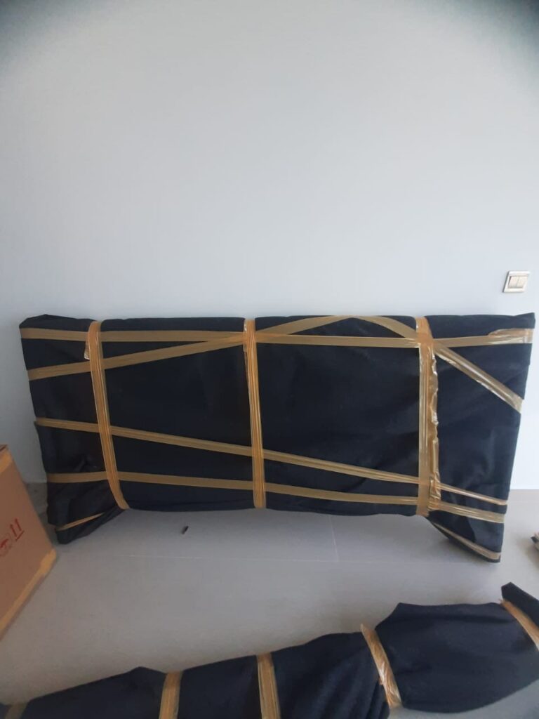 Experienced movers providing packing services in Palm Jumeirah home relocation